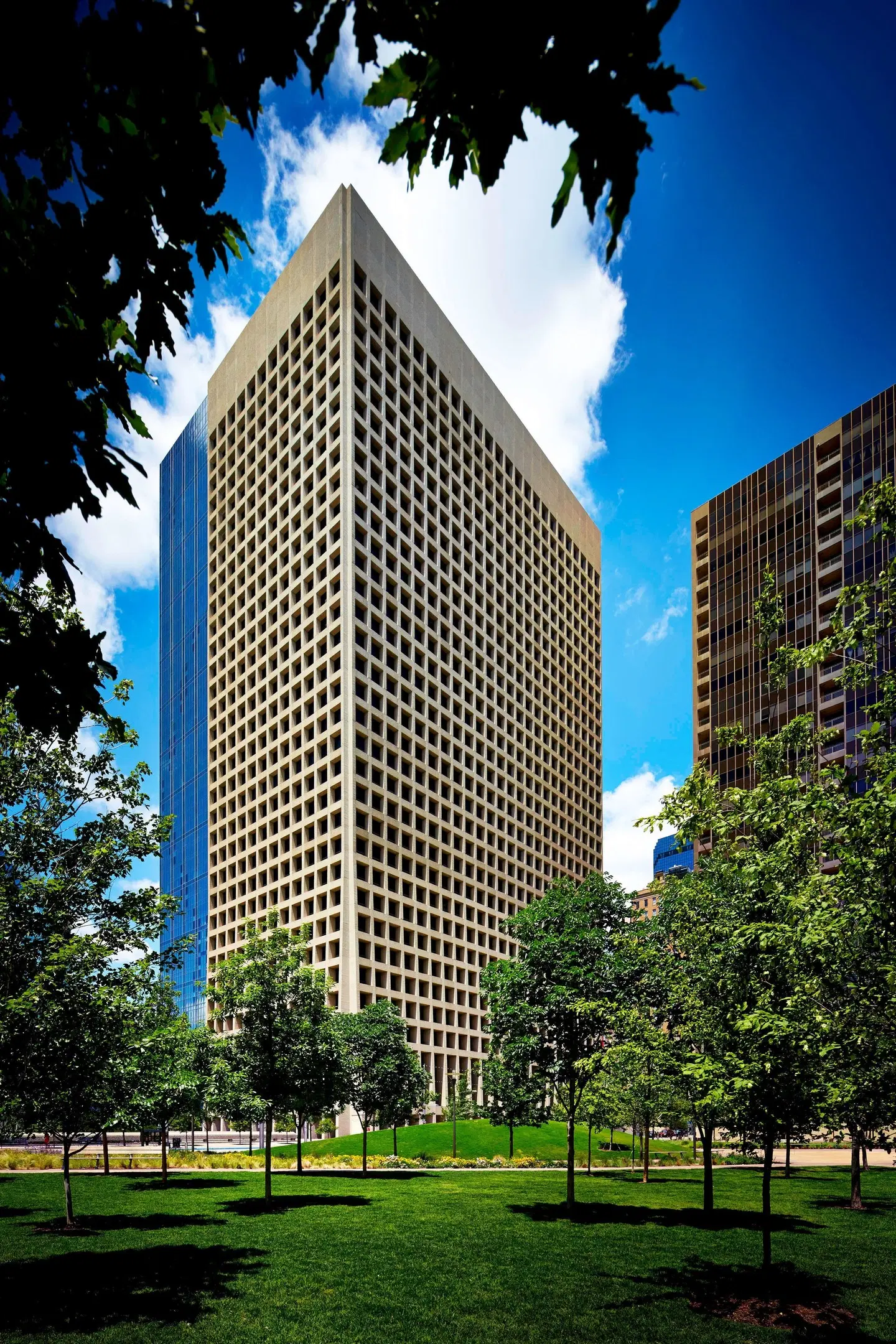 The Westin Dallas Downtown EXTERIOR