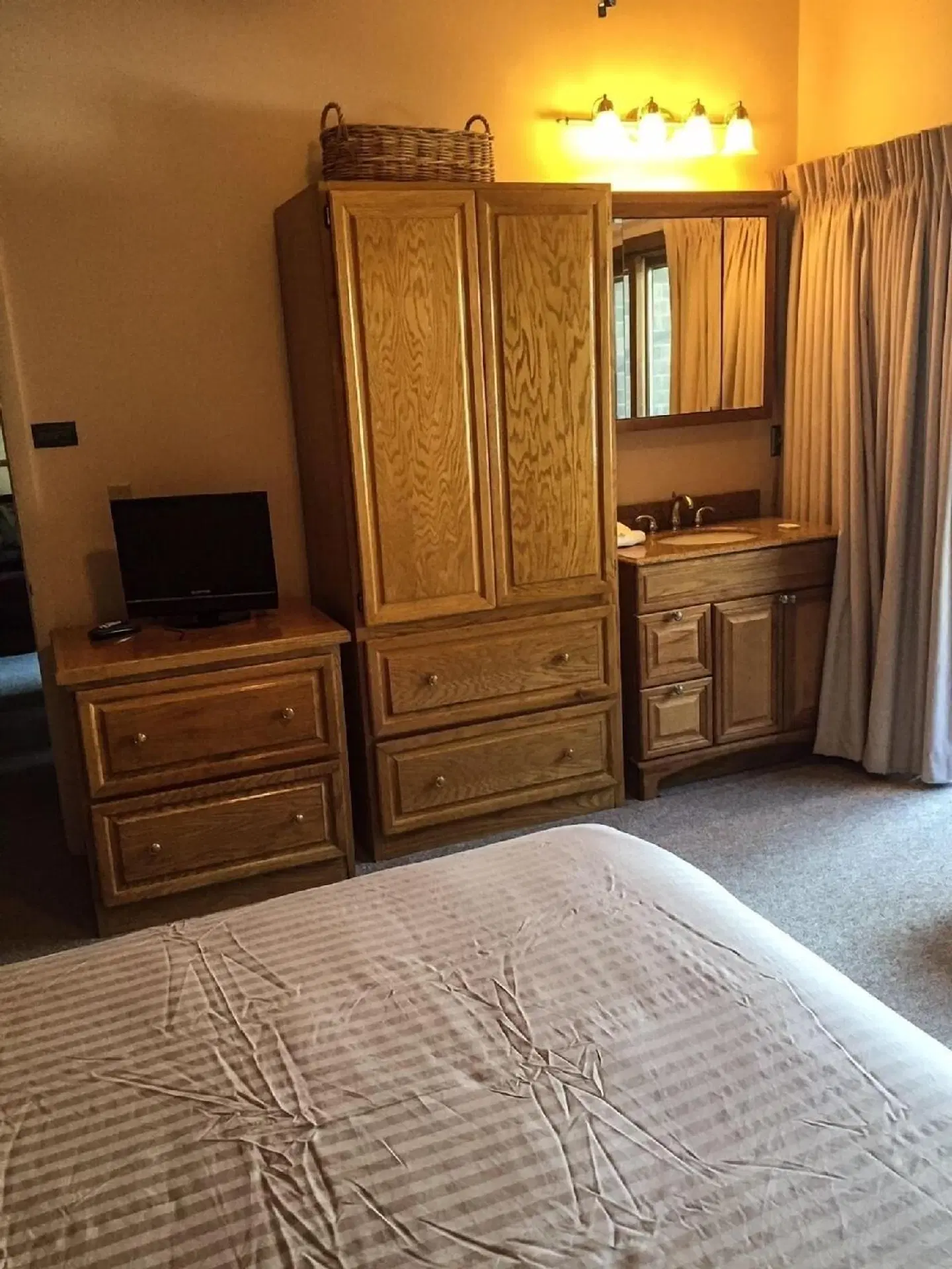 Shadow Mountain Lodge ROOM_EXAMPLE