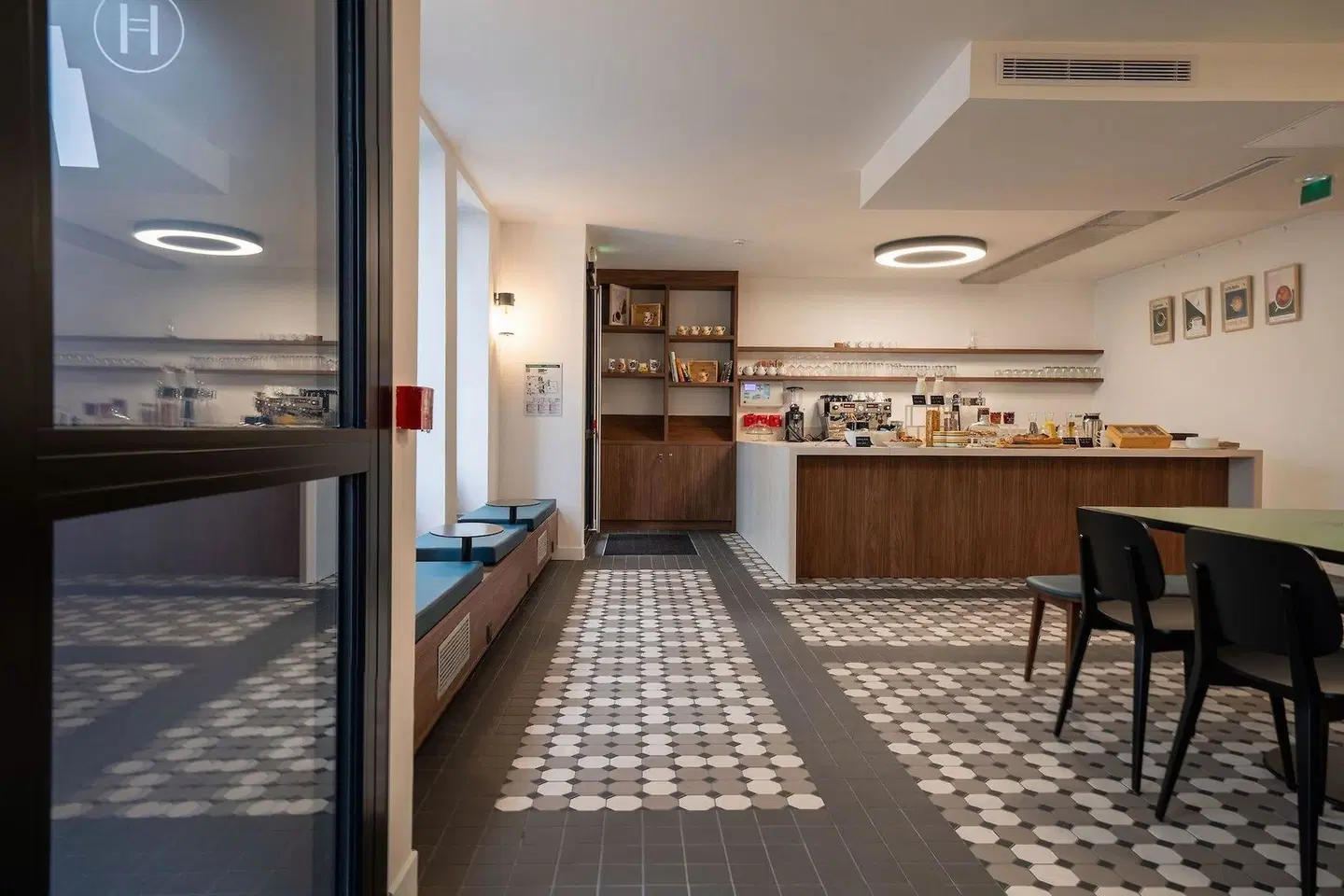 Beau M Paris Bar