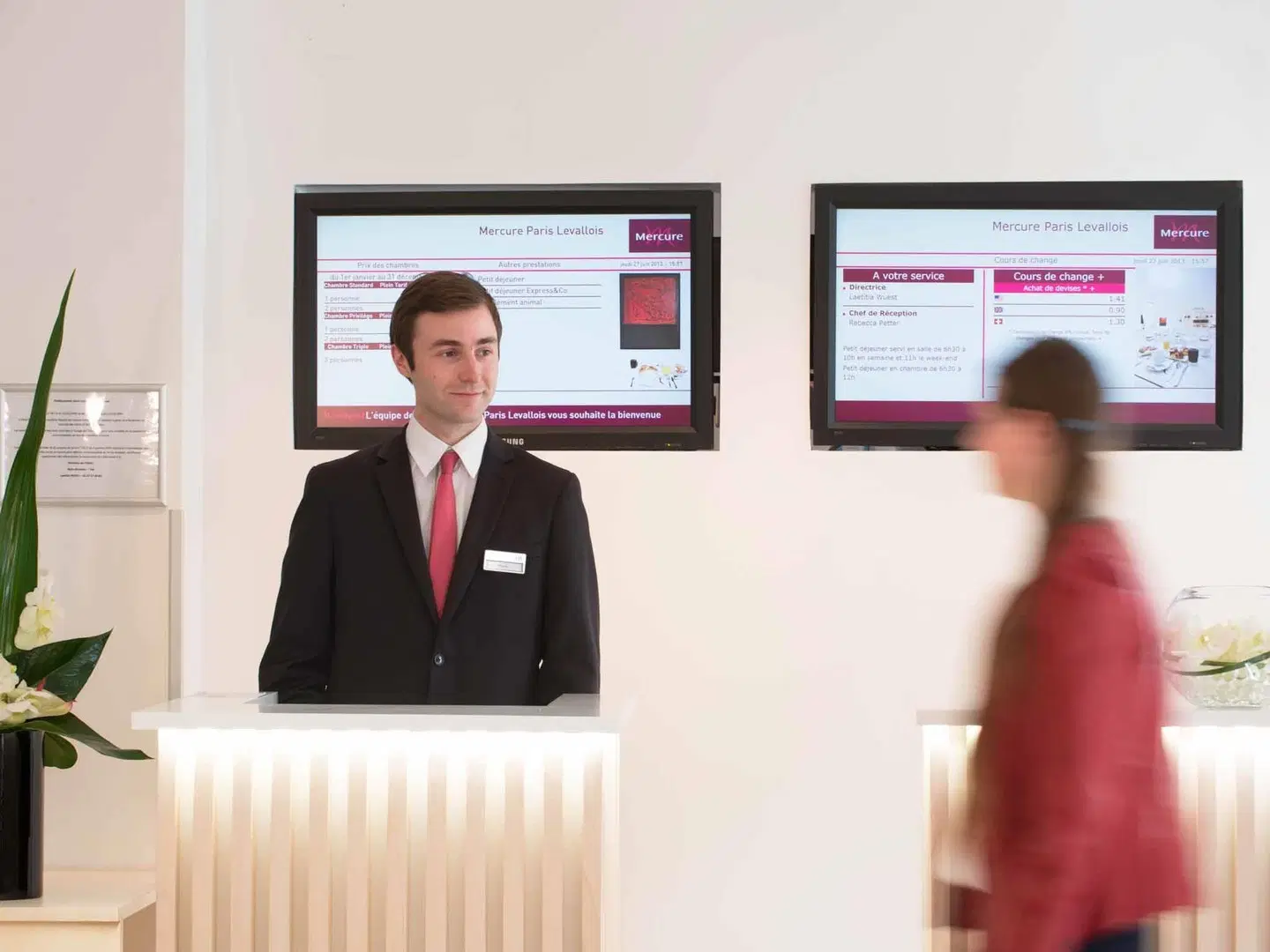 Mercure Paris Levallois Perret Hotel PEOPLE
