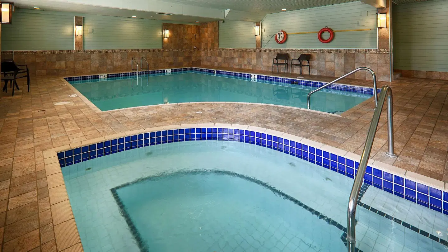 Best Western Plus Langley Inn Hallenbad