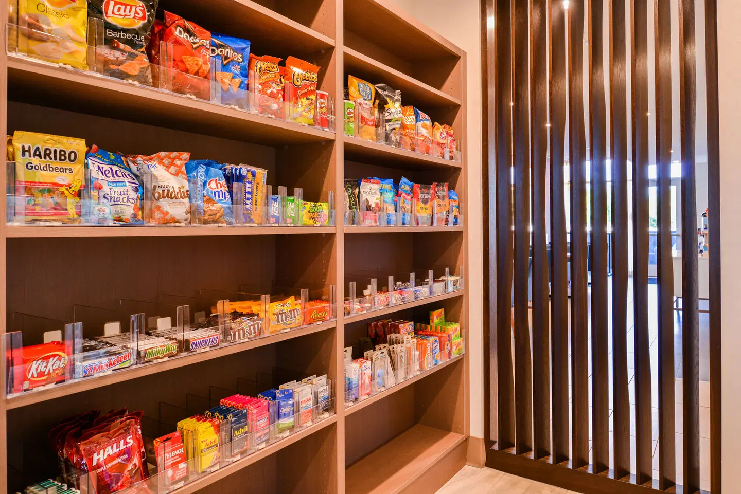 Holiday Inn Express & Suites Mall of America - MSP Airport by IHG Bar