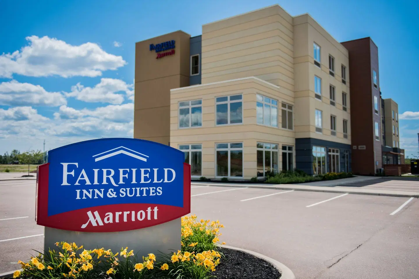 Fairfield by Marriott Inn & Suites Moncton EXTERIOR