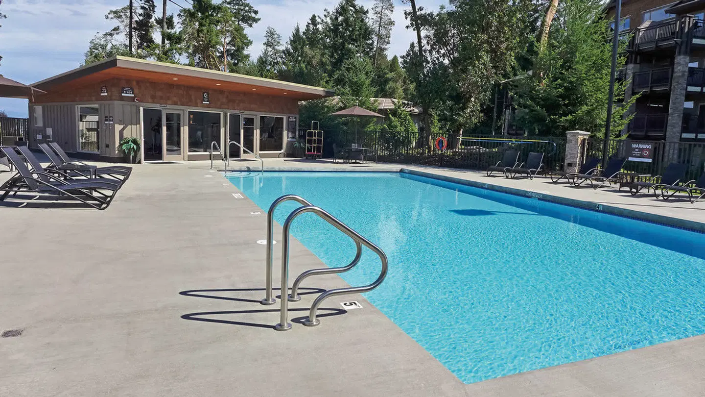 Sunrise Ridge Waterfront Resort OUTDOOR_POOL