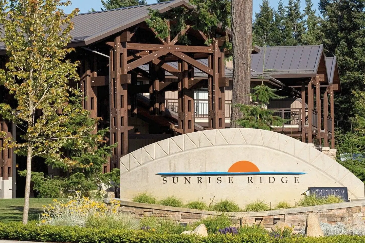 Sunrise Ridge Waterfront Resort EXTERIOR