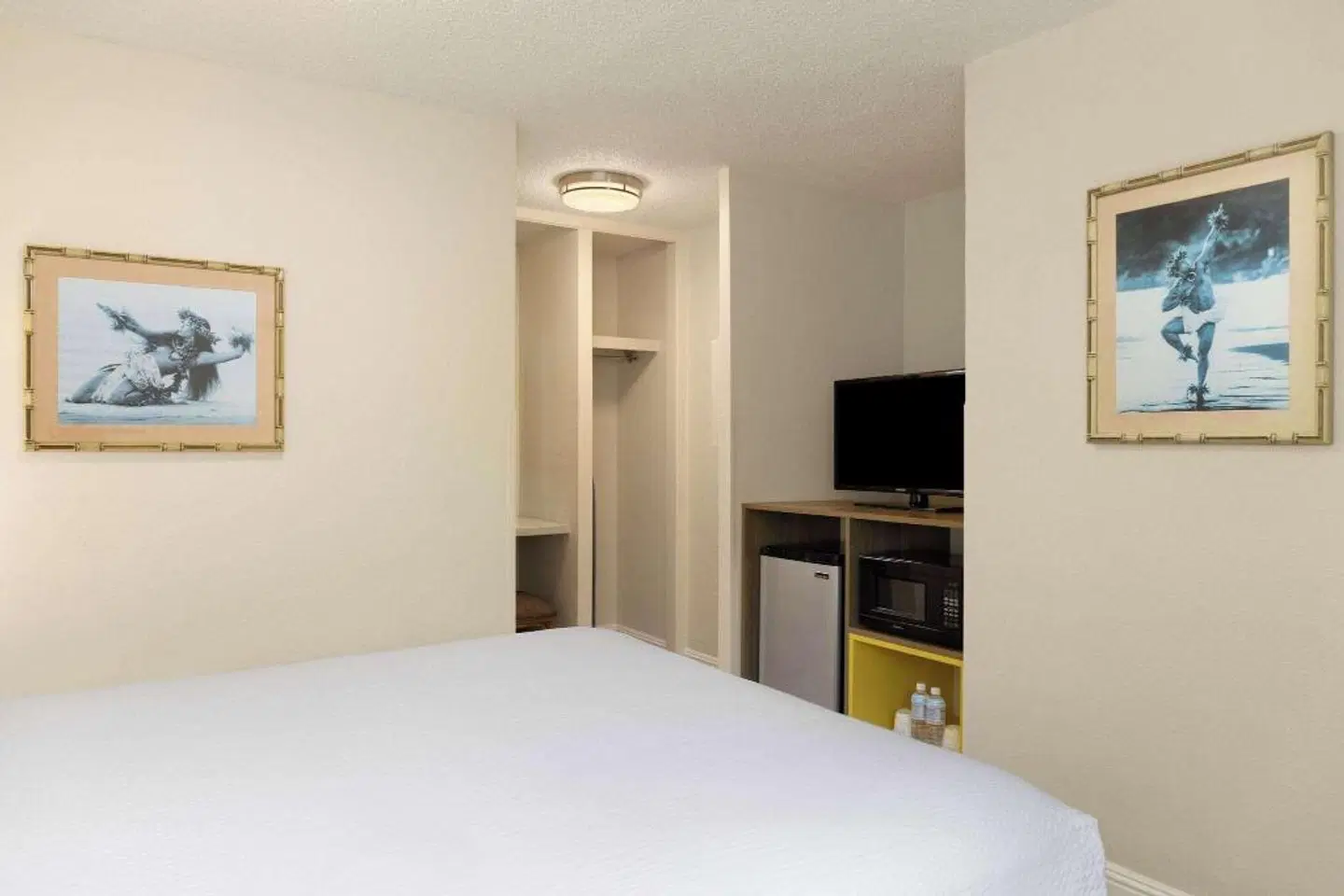 Days Inn by Wyndham Maui Oceanfront ROOM_EXAMPLE