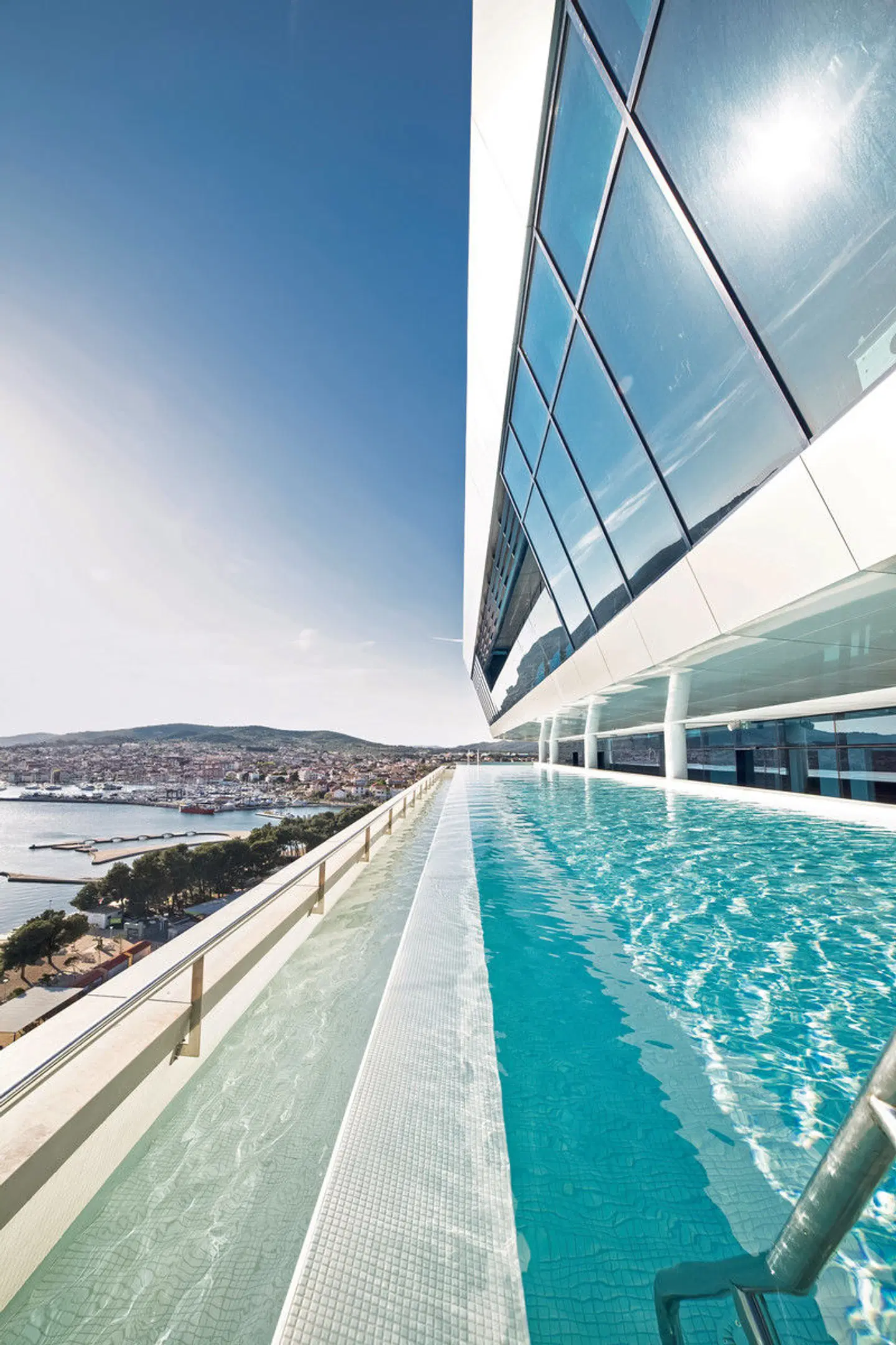 Olympia Sky OUTDOOR_POOL