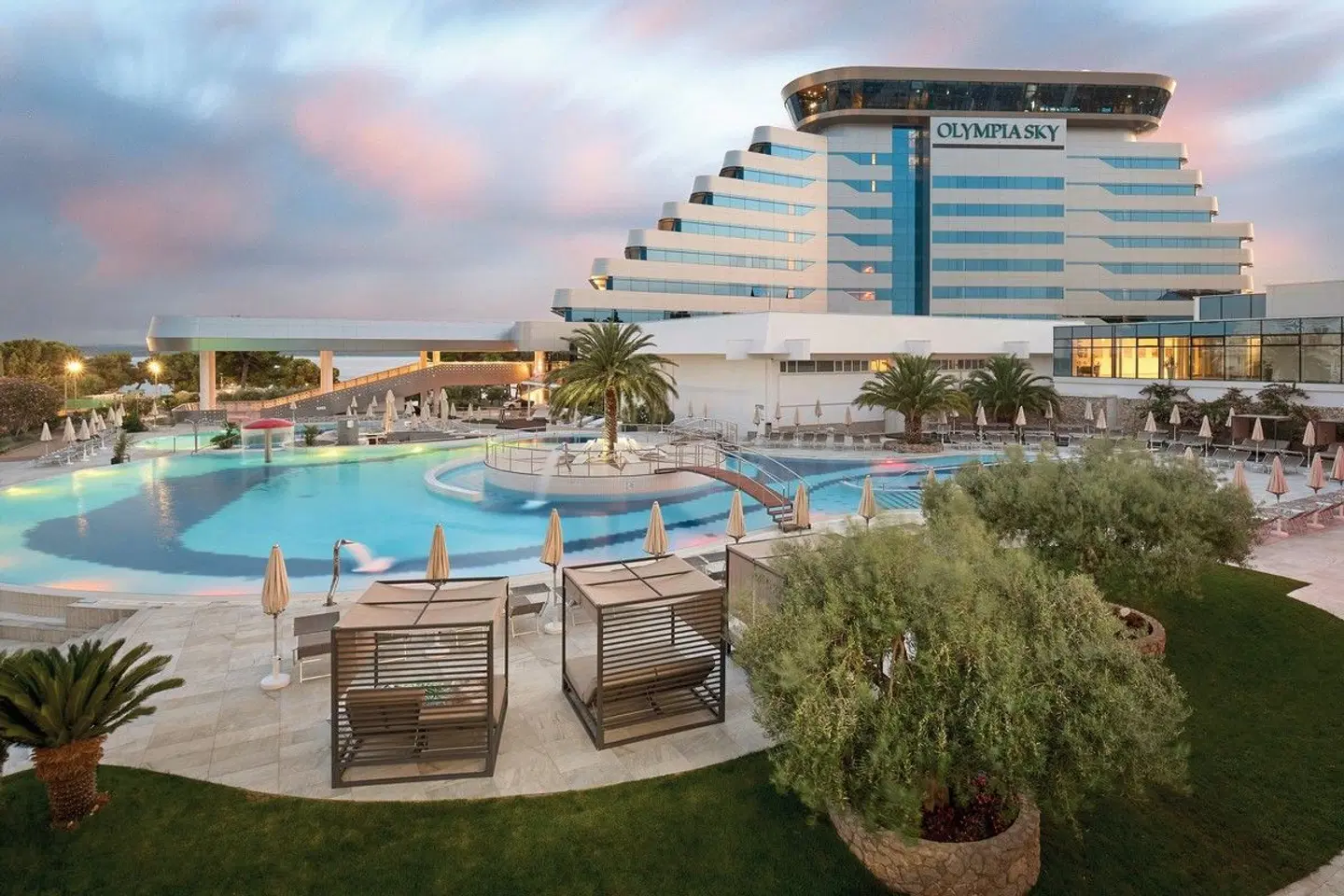 Olympia Sky OUTDOOR_POOL