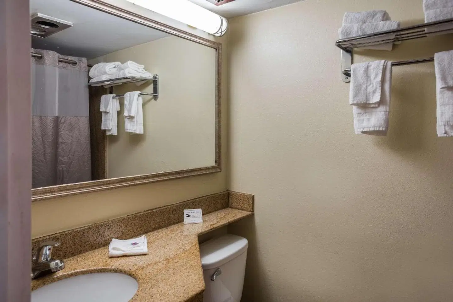Motel 6 Philadelphia, PA - Northeast Badezimmer