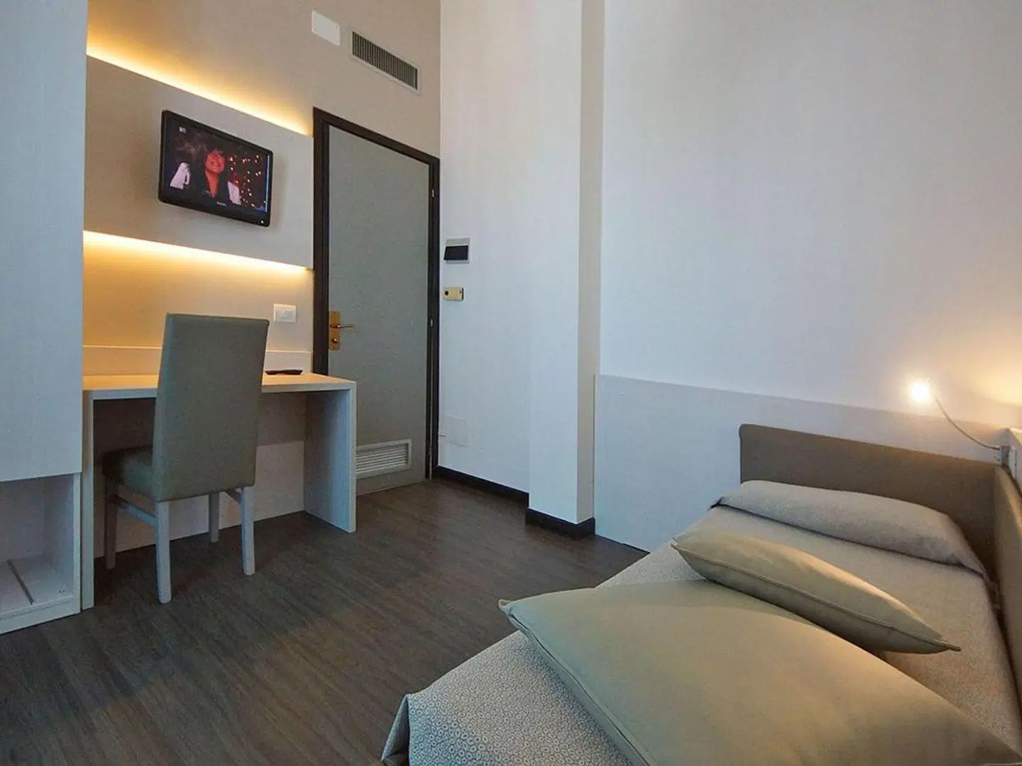 Europa ROOM_EXAMPLE