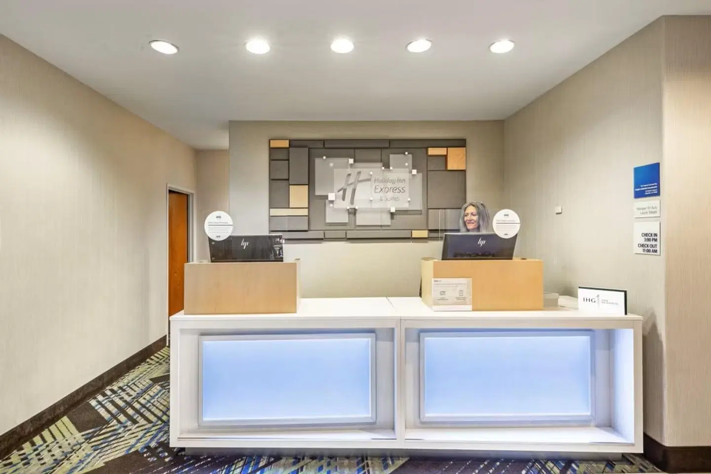 Holiday Inn Express & Suites Lafayette-South by IHG LOUNGE_LOBBY