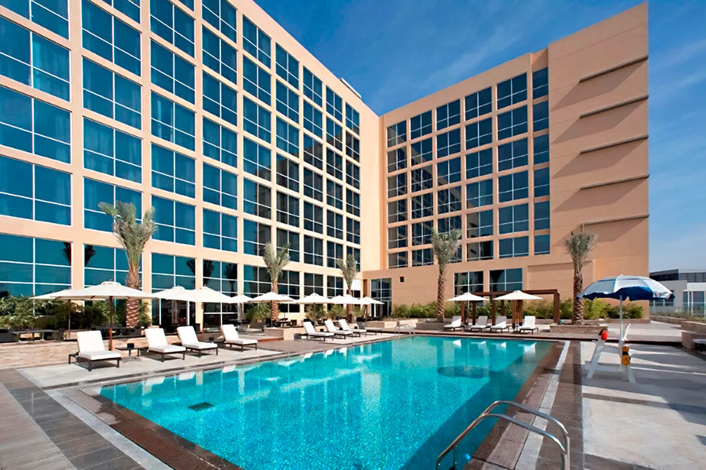 Yas Plaza Circuit OUTDOOR_POOL