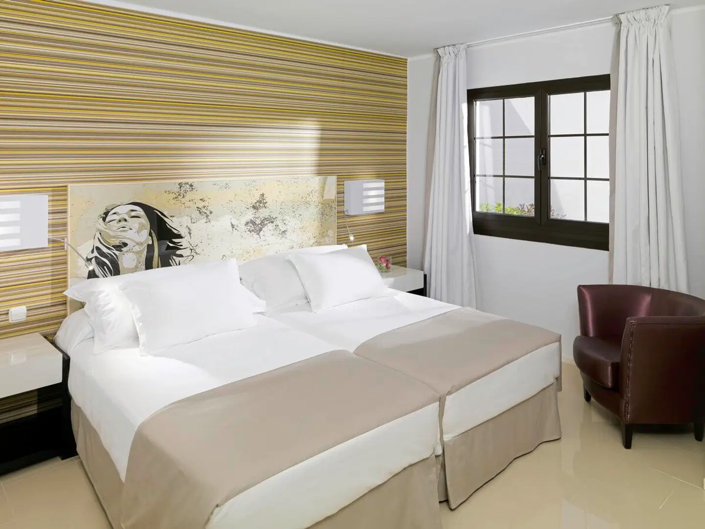 H10 White Suites Boutique ROOM_EXAMPLE
