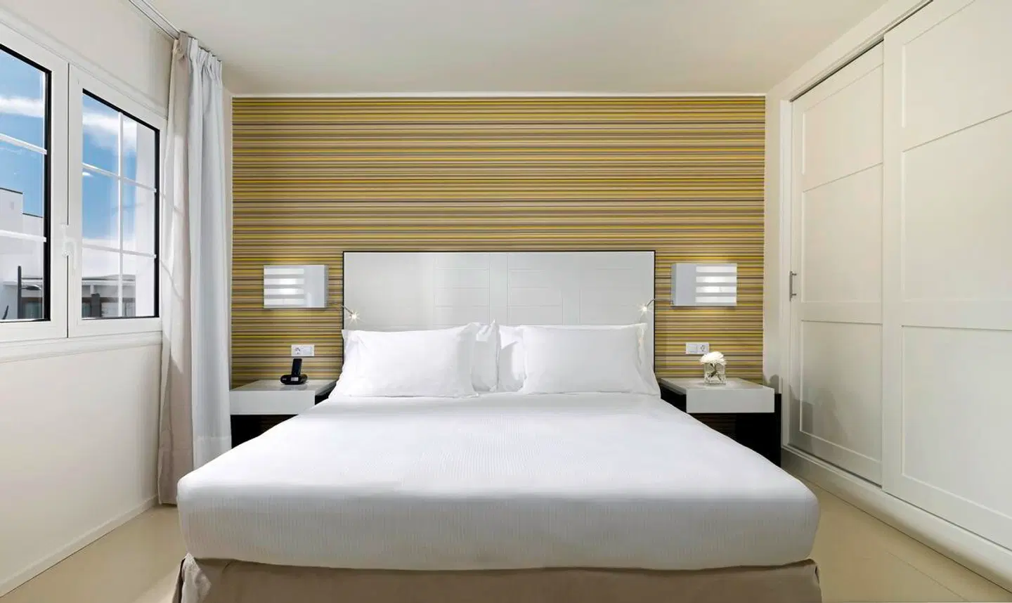 H10 White Suites Boutique ROOM_EXAMPLE