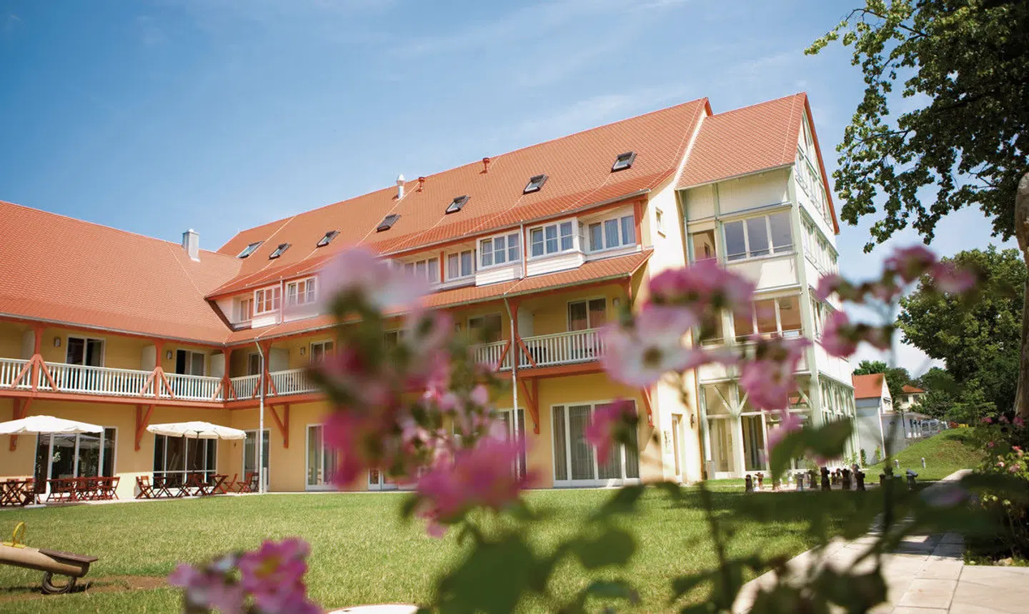 JUFA Hotel Nördlingen EXTERIOR
