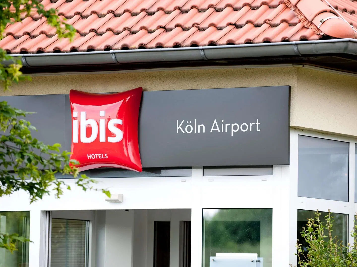 ibis Koeln Airport EXTERIOR