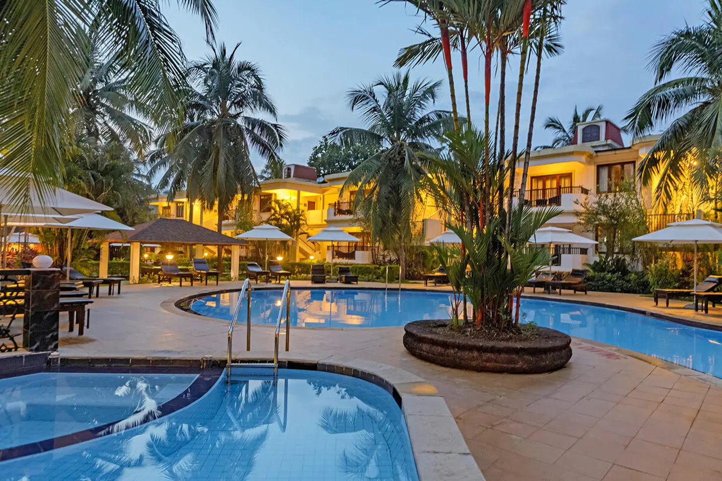 Sonesta Inns OUTDOOR_POOL