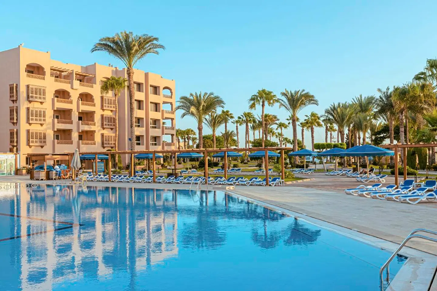 Continental Hotel Hurghada OUTDOOR_POOL