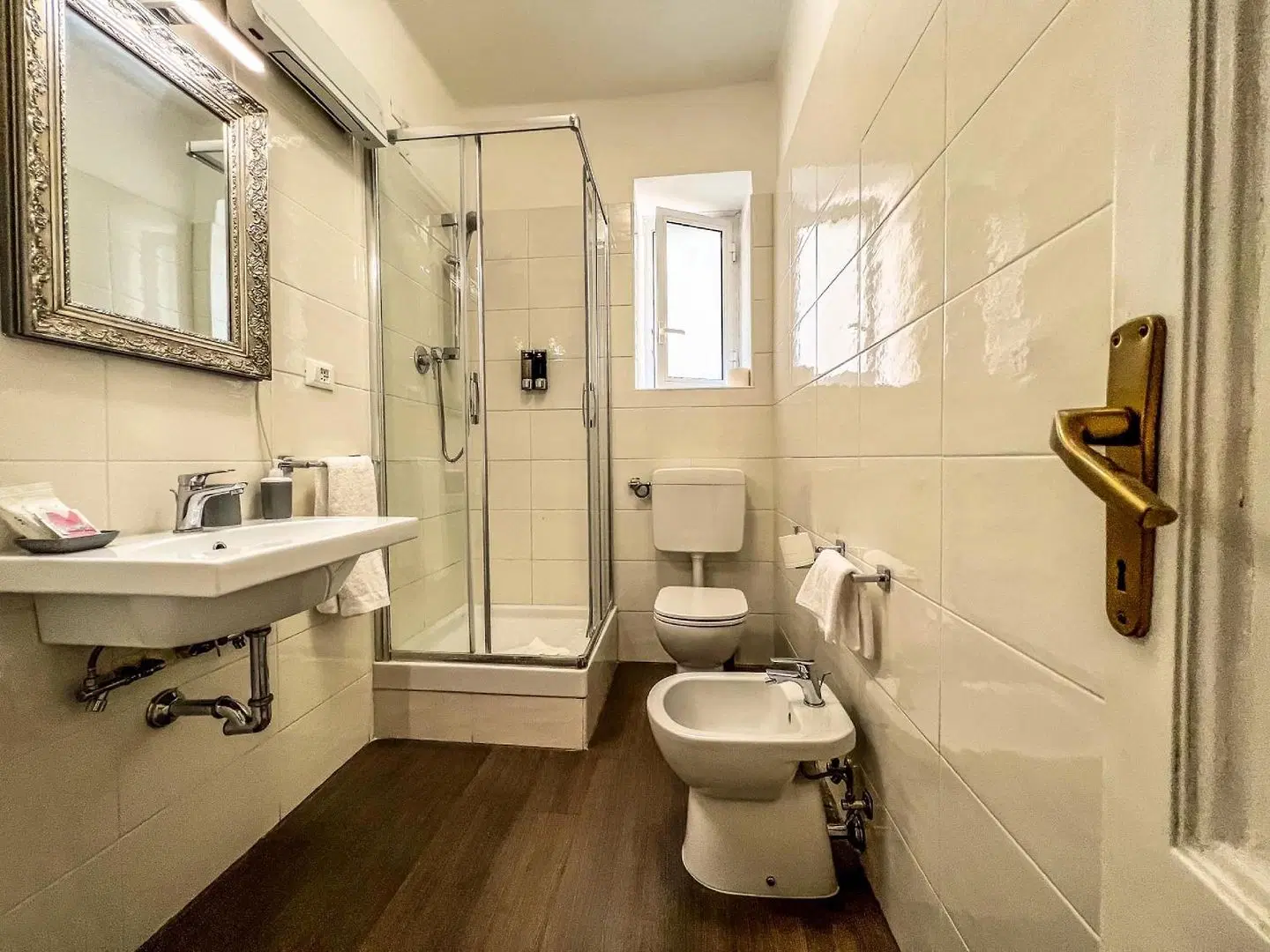 Hotel Genova Liberty Badezimmer