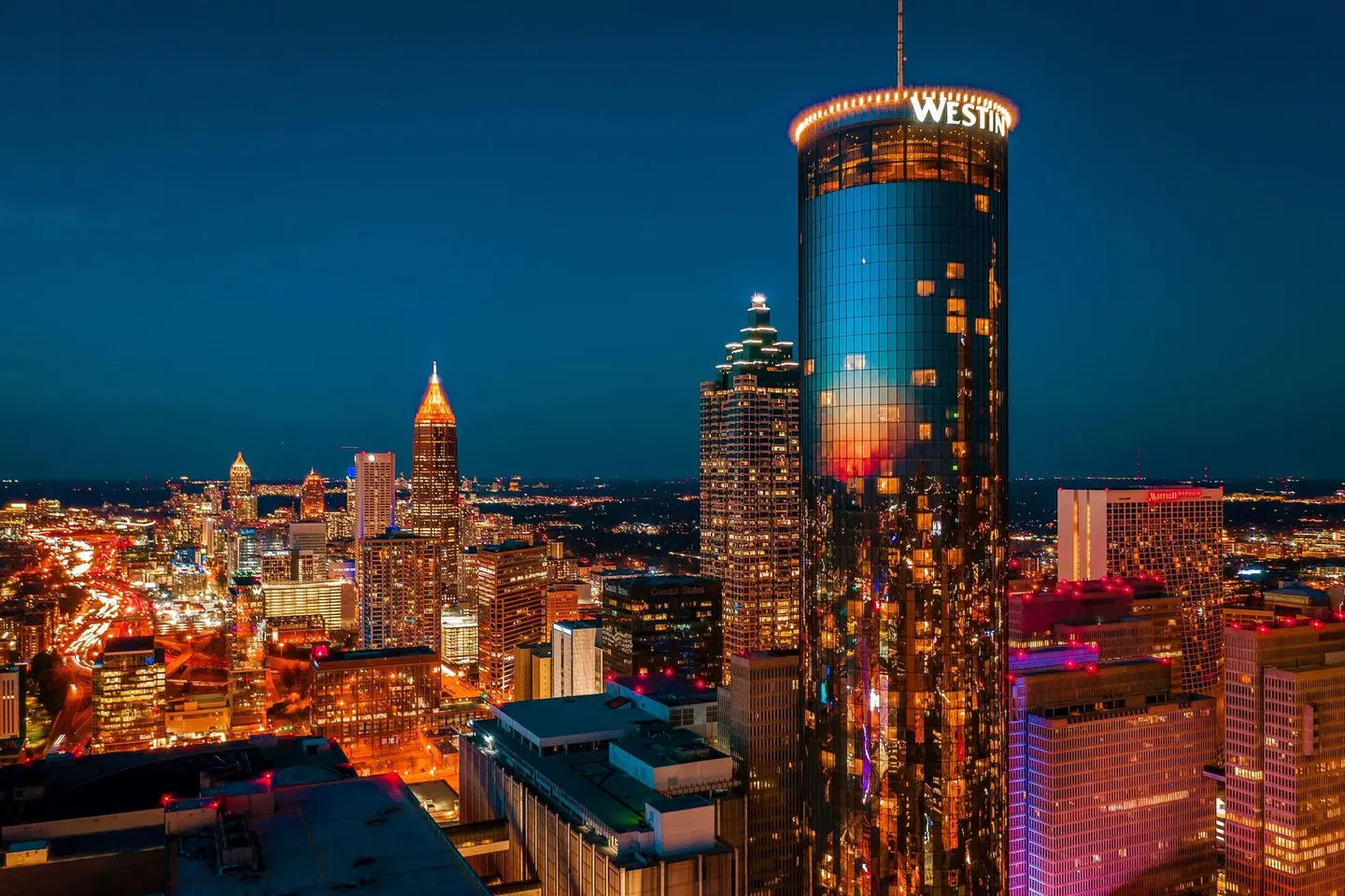 The Westin Peachtree Plaza EXTERIOR