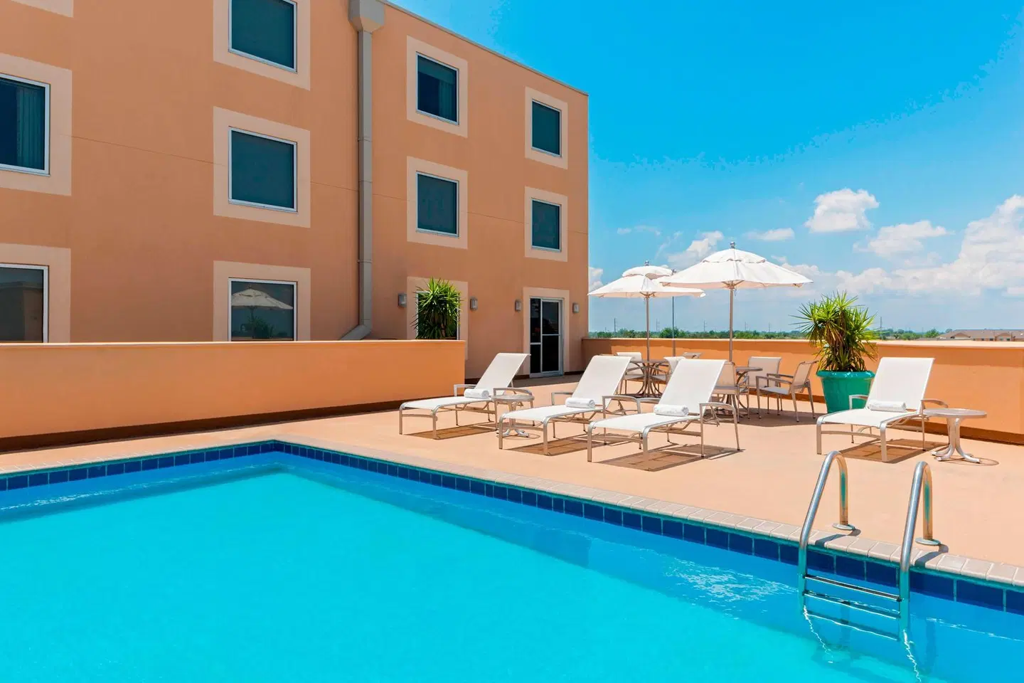 Sheraton Hotel Metairie New Orleans OUTDOOR_POOL