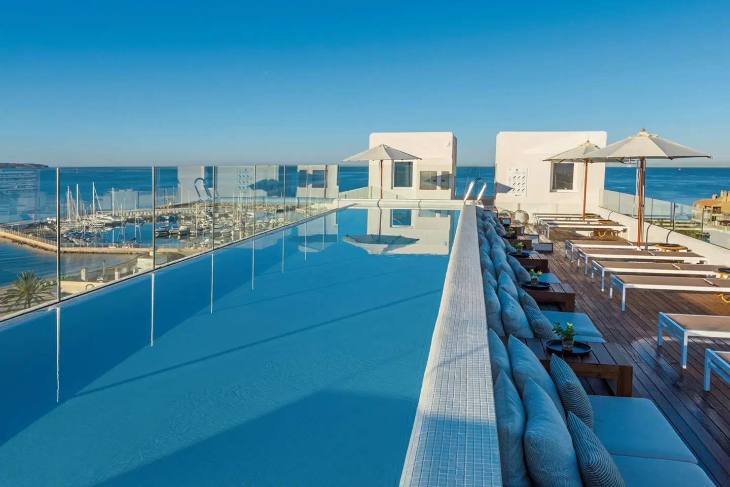 HM Alma Beach OUTDOOR_POOL
