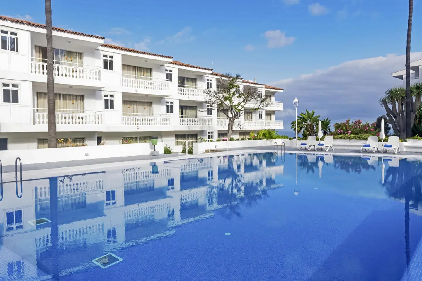 Route Active Hotel OUTDOOR_POOL
