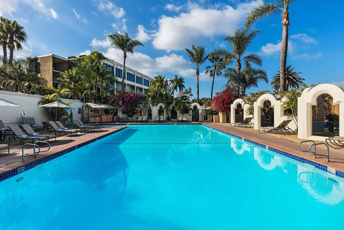 Bahia Resort Hotel OUTDOOR_POOL
