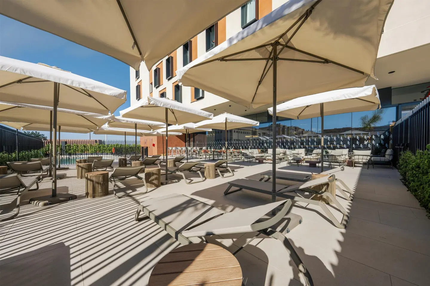 Hampton by Hilton Alicante Airport Terrasse