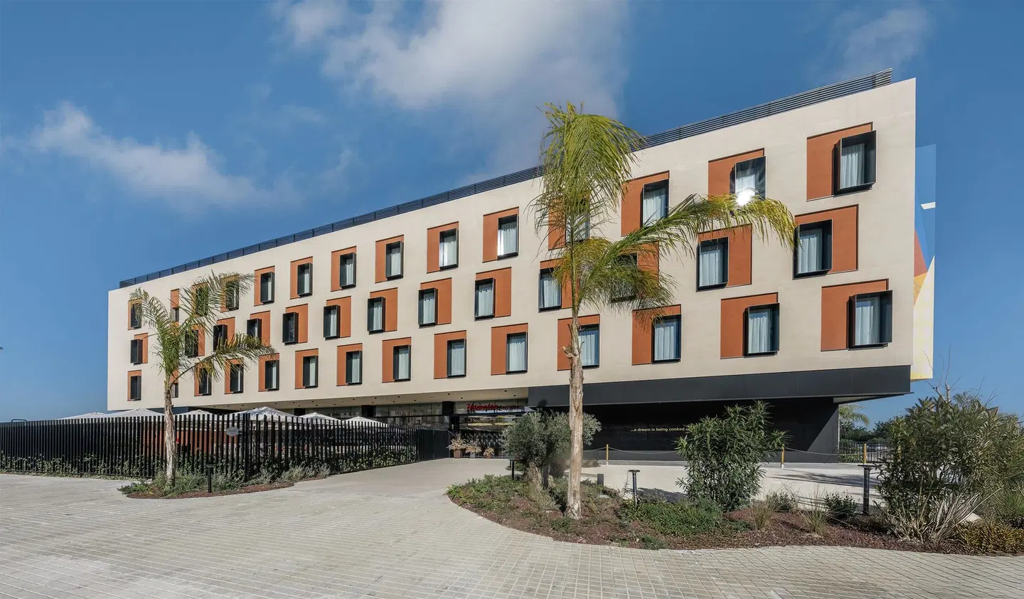Hampton by Hilton Alicante Airport EXTERIOR