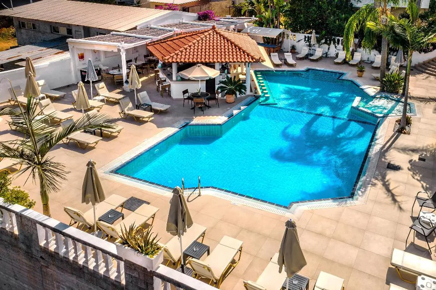 Malia Mare Hotel OUTDOOR_POOL