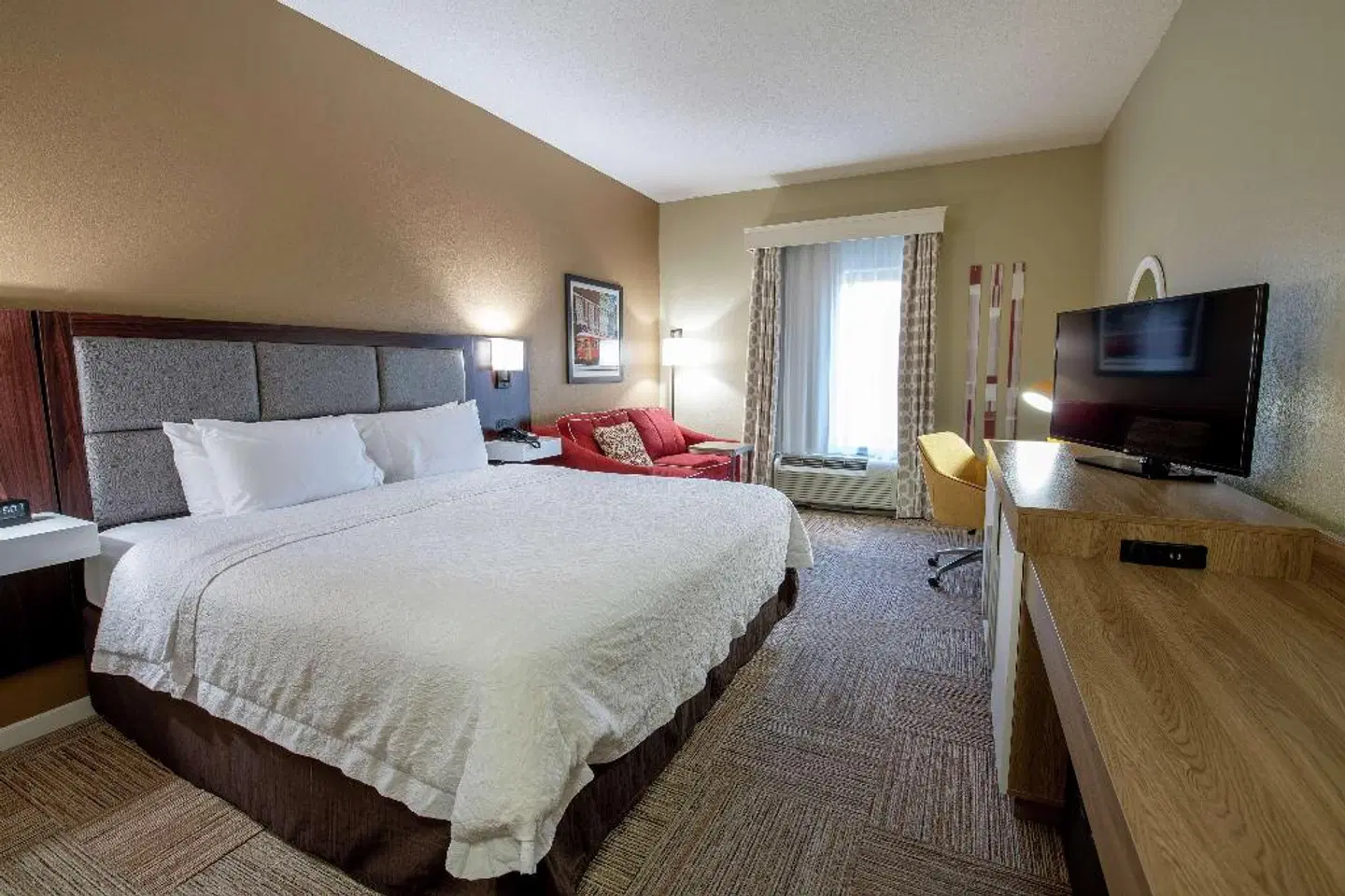 Hampton Inn & Suites Lafayette ROOM_EXAMPLE
