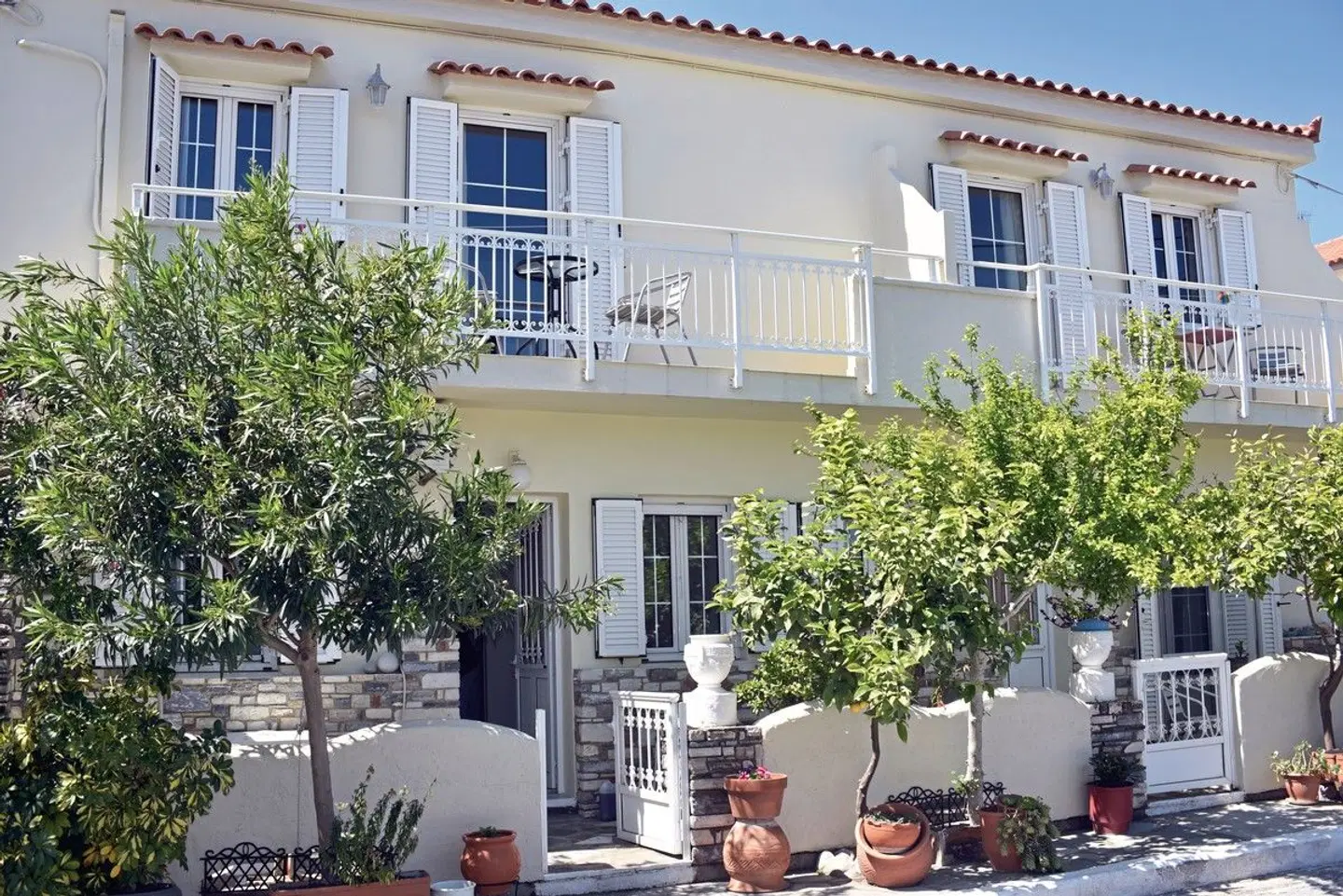 Appartements Leonidas EXTERIOR