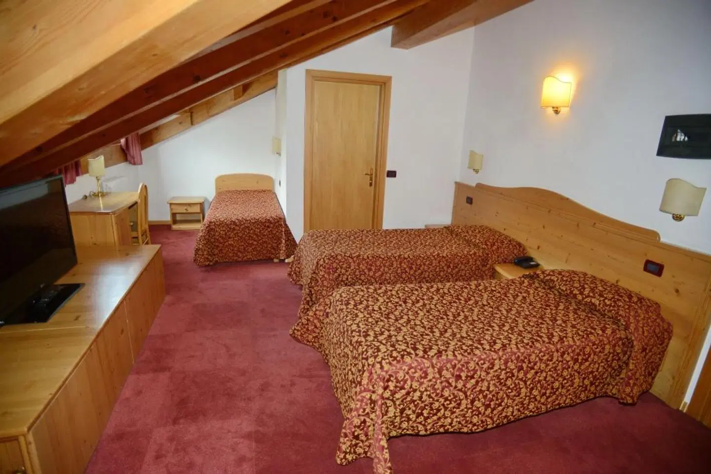 Hotel Canada ROOM_EXAMPLE