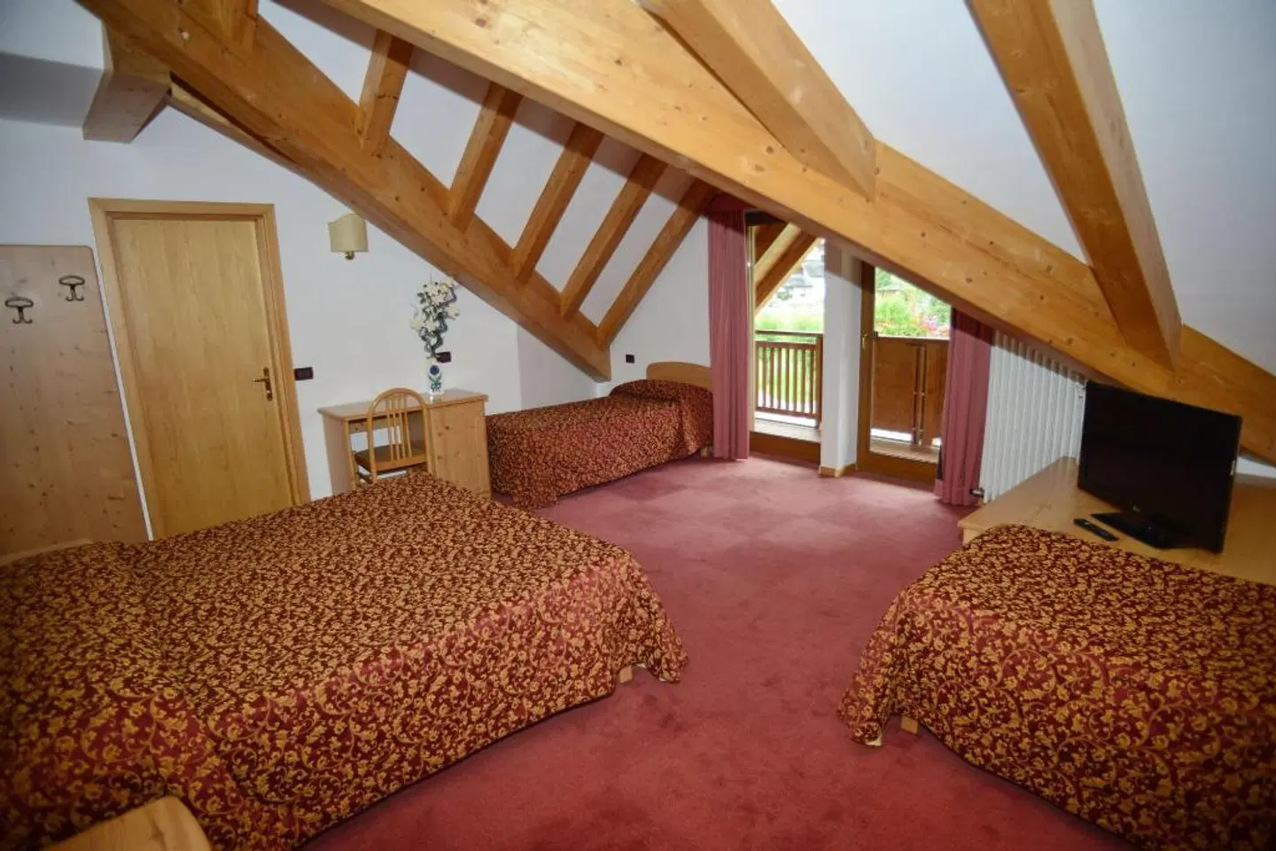 Hotel Canada ROOM_EXAMPLE