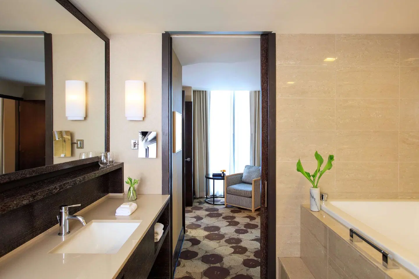 Royal Sonesta Chicago River North Badezimmer