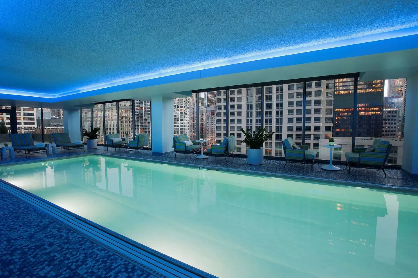 Royal Sonesta Chicago River North Hallenbad