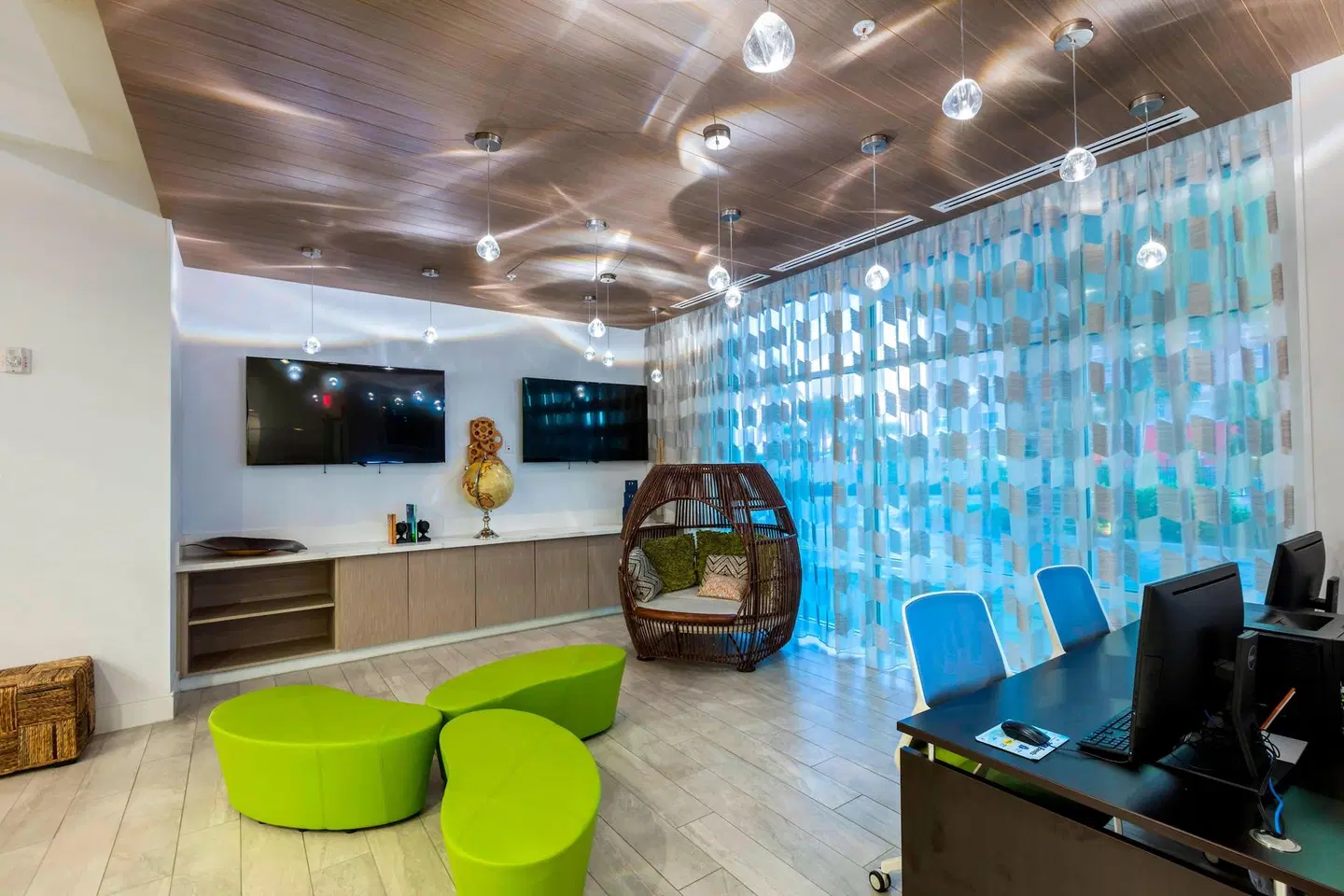 TownePlace Suites by Marriott Orlando at SeaWorld® Bar