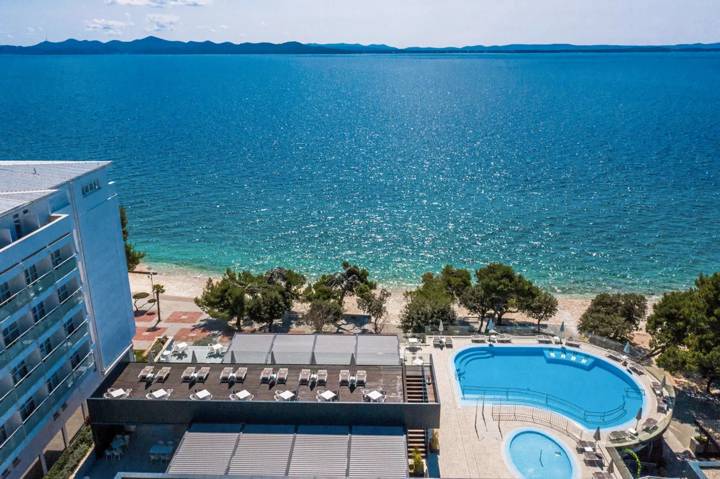 Pinija OUTDOOR_POOL
