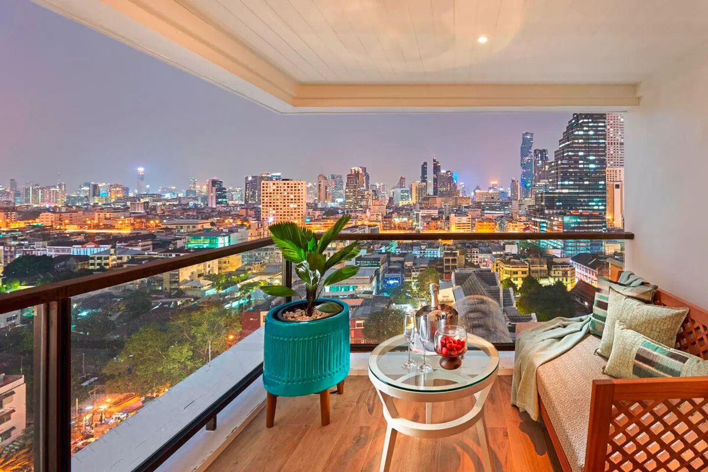 Mandarin Oriental, Bangkok Bar