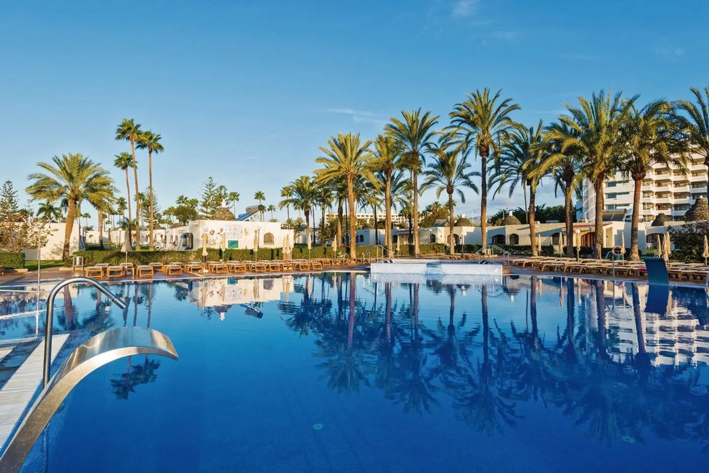 HD Parque Cristóbal Gran Canaria OUTDOOR_POOL