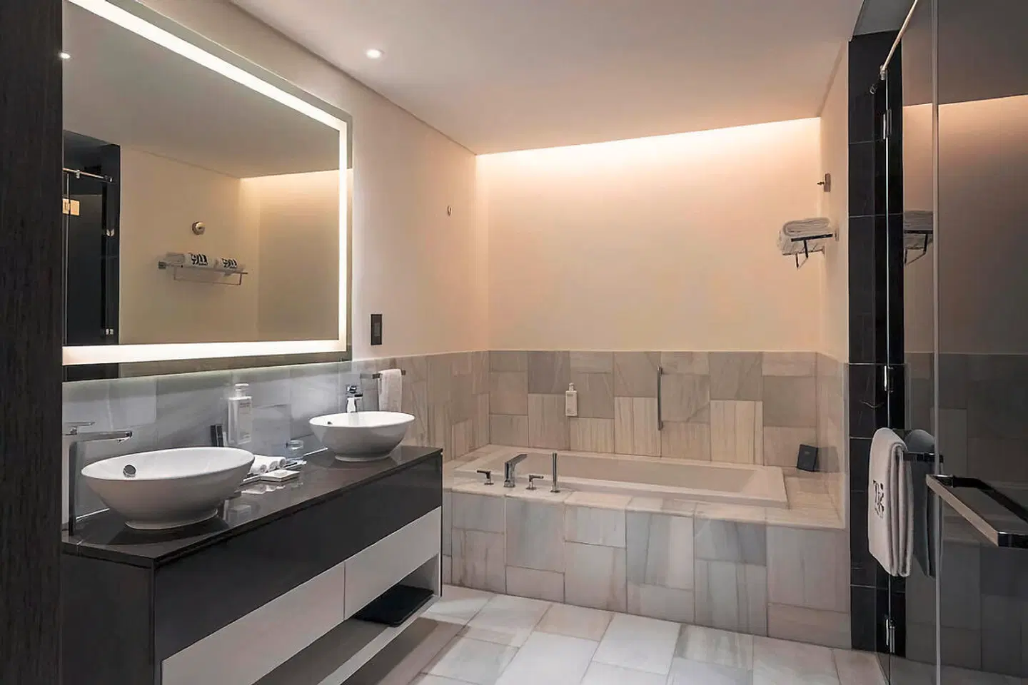 Th8 Palm Dubai Beach Resort, Vignette Collection Badezimmer