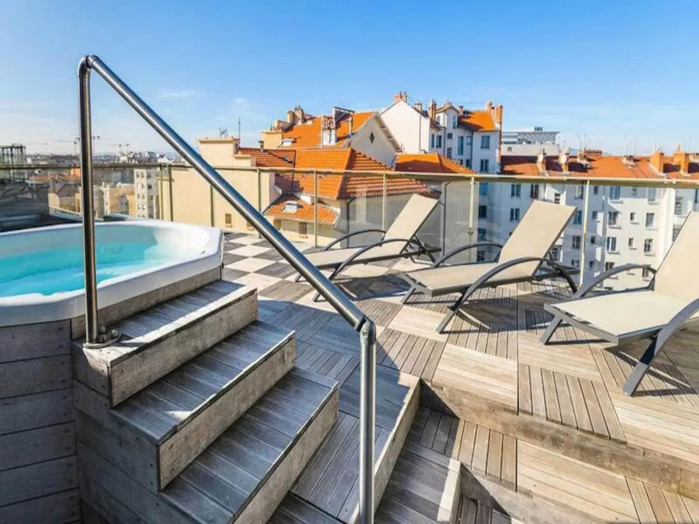 Lagrange City Apparthotel Lyon Lumiere OUTDOOR_POOL