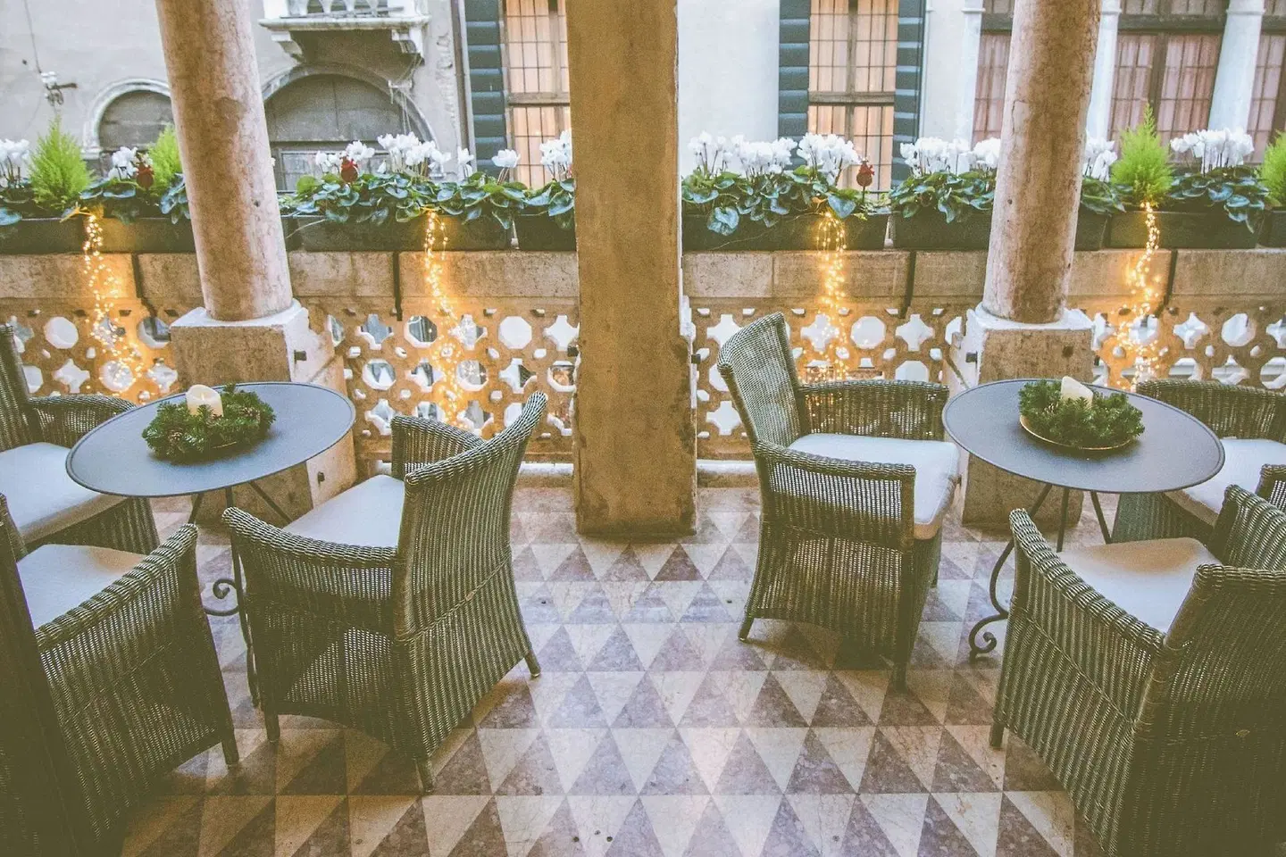 Dona Palace Restaurant