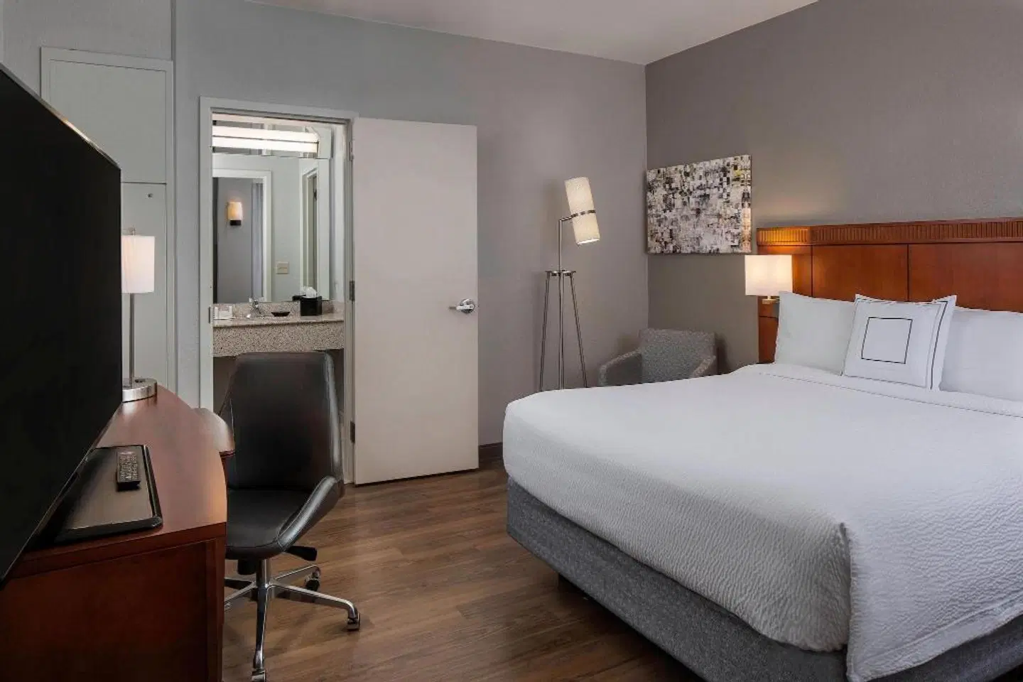 Courtyard by Marriott New Orleans Near the French Quarter ROOM_EXAMPLE