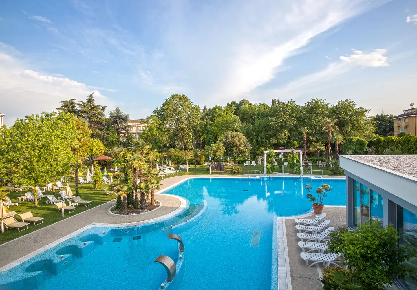 Hotel Harrys' Garden OUTDOOR_POOL