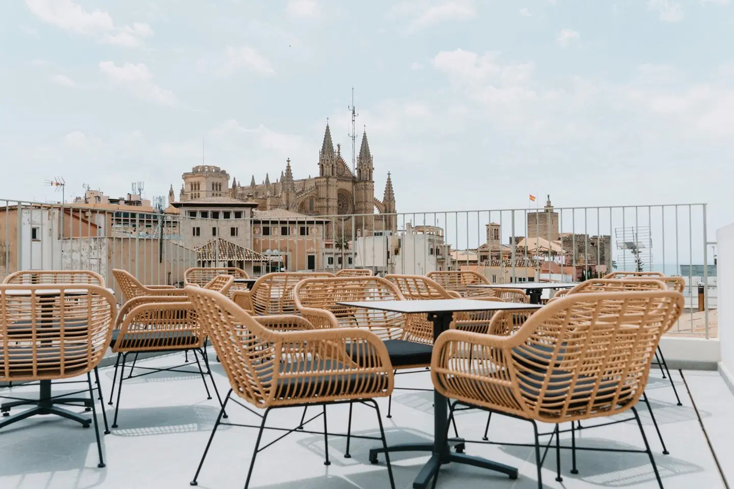 Nivia Born Boutique Terrasse