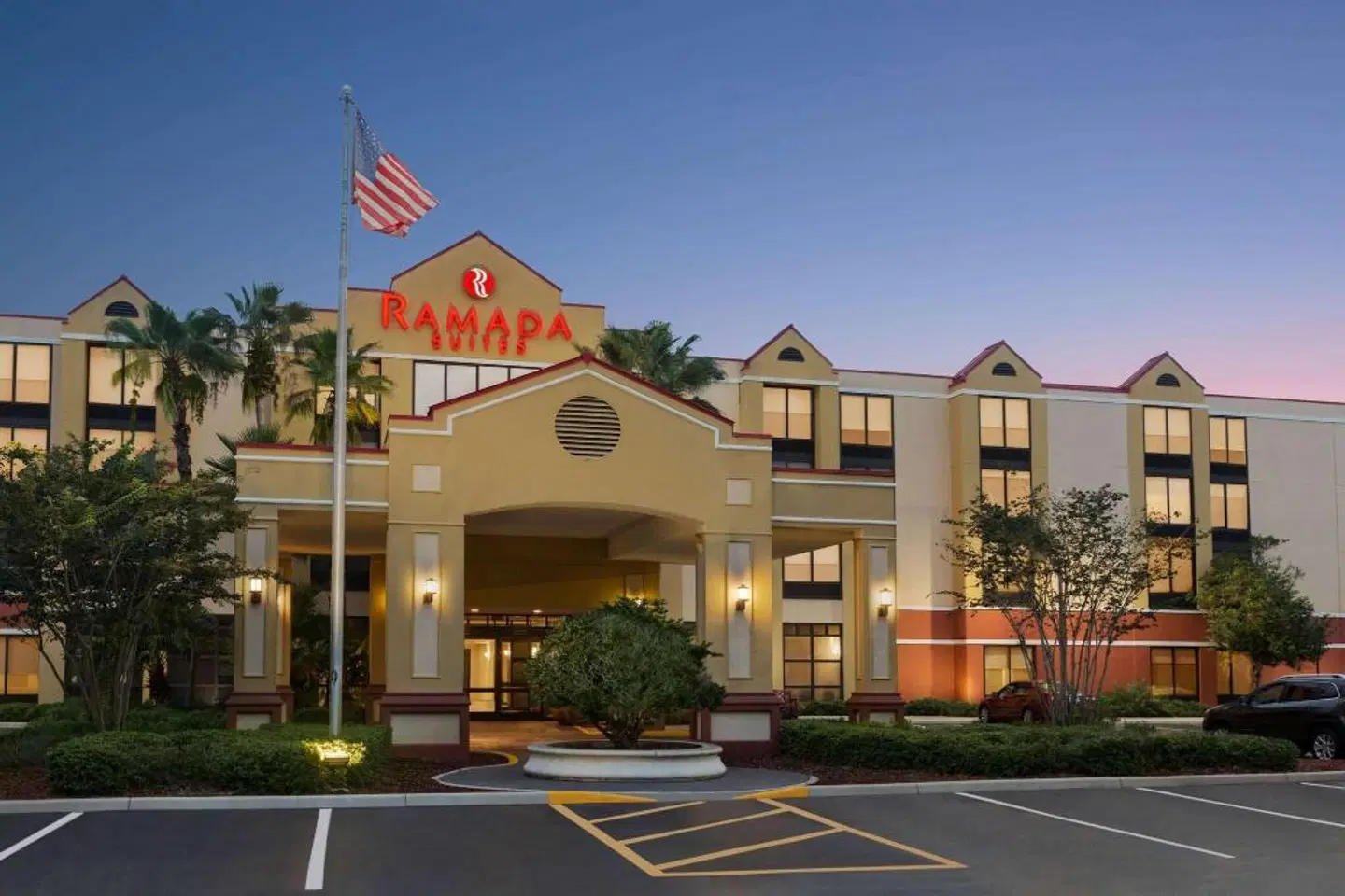 Ramada by Wyndham Suites Orlando Airport EXTERIOR
