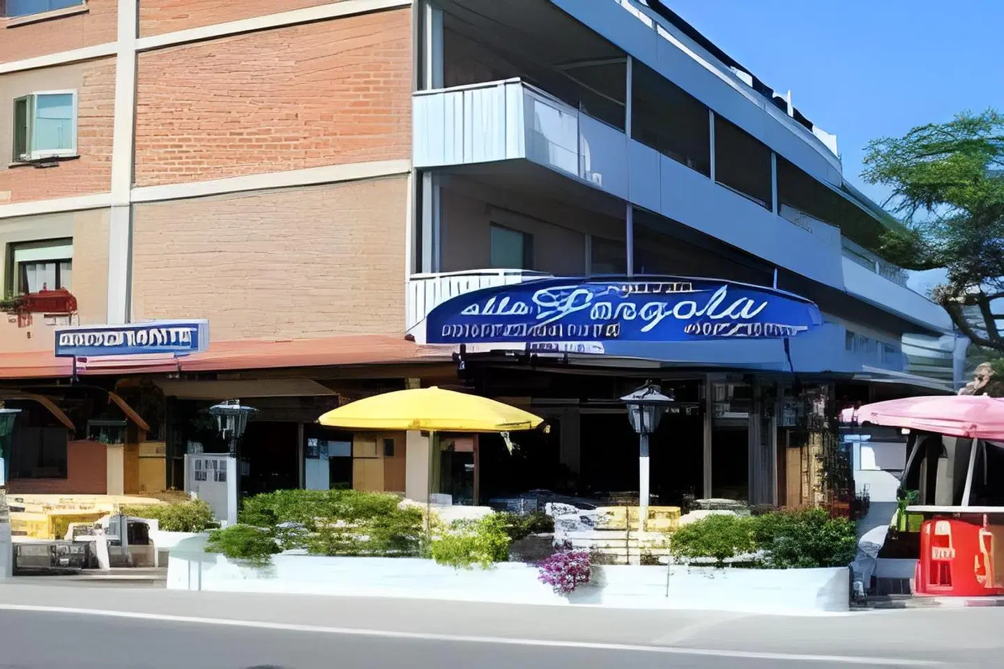 Alla Pergola EXTERIOR