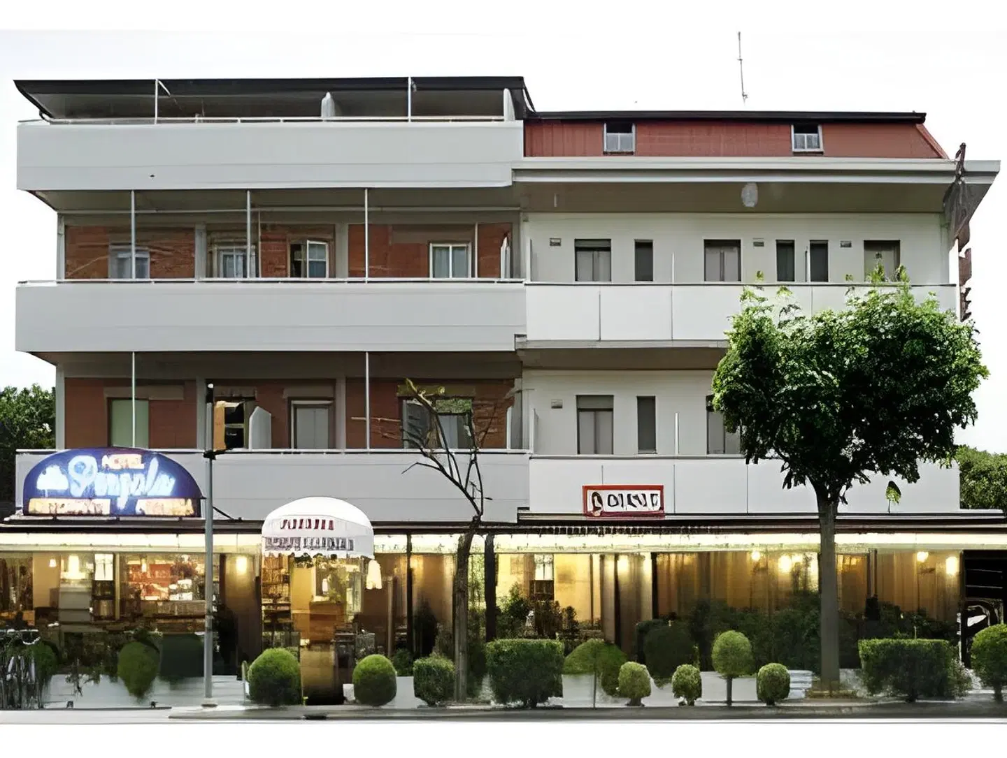 Alla Pergola EXTERIOR